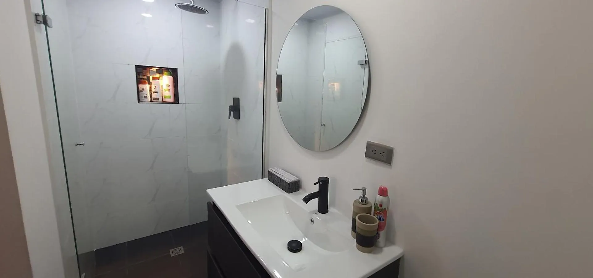 Apartamento Cerca A Plaza Mayor メデジン